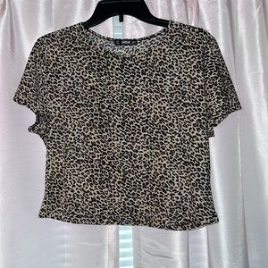 Cropped cheetah print tee